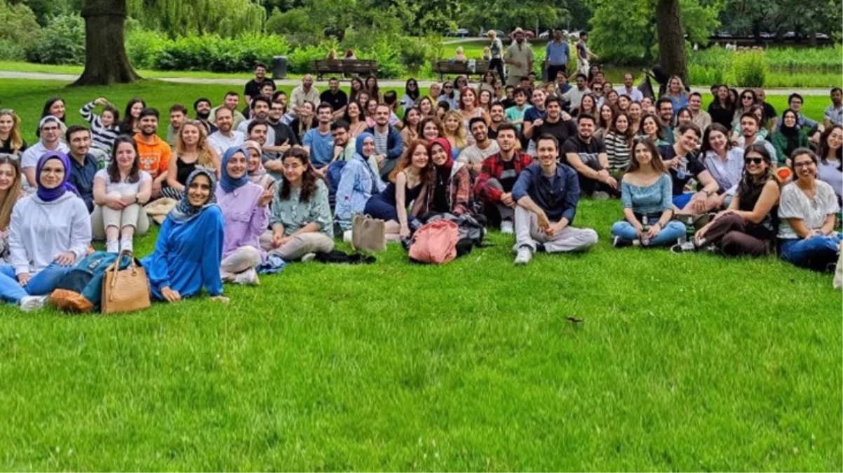 Almanya’ya göçen Türk doktorların fotoğrafı tartışma yarattı! “Sayımız hızla artıyor” diye paylaştılar