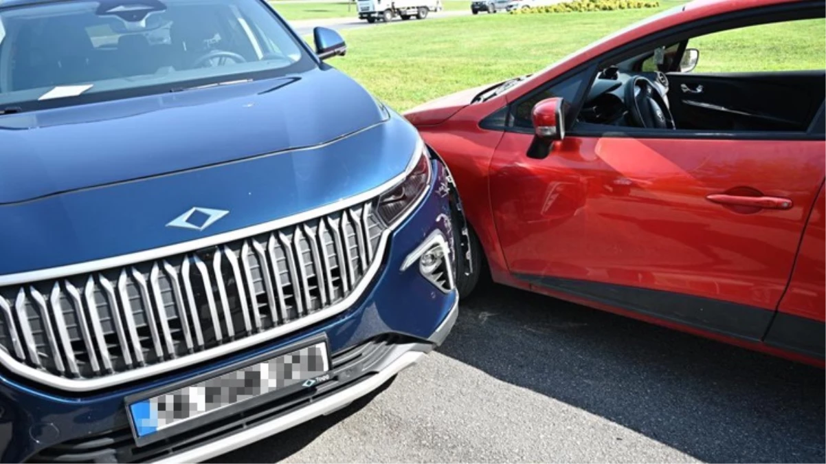 Bursa Büyükşehir Belediye Başkanı Alinur Aktaş, Togg’la kaza yaptı