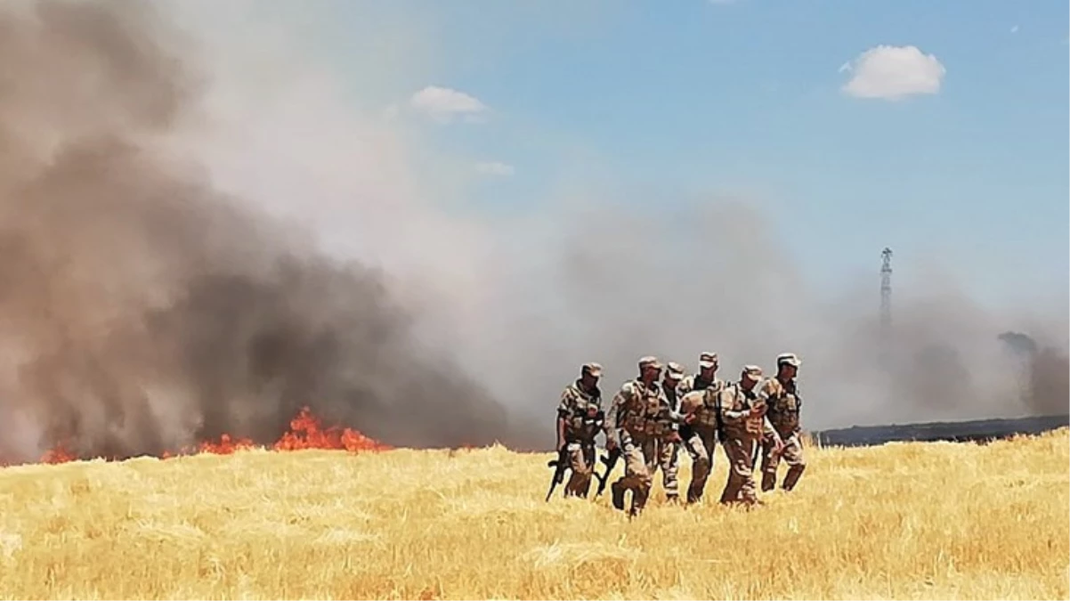 Trafoları sökmeye gelen ekiplerle köylüler arasında arbede! Ortalık savaş alanına döndü