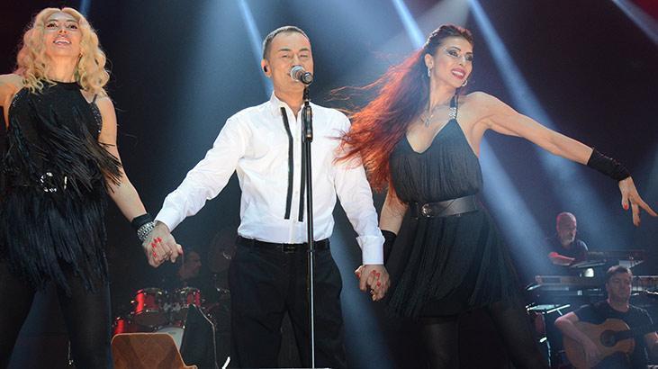 Kuruçeşme Açıkhava 11. kez Serdar Ortaç hayranlarıyla doldu