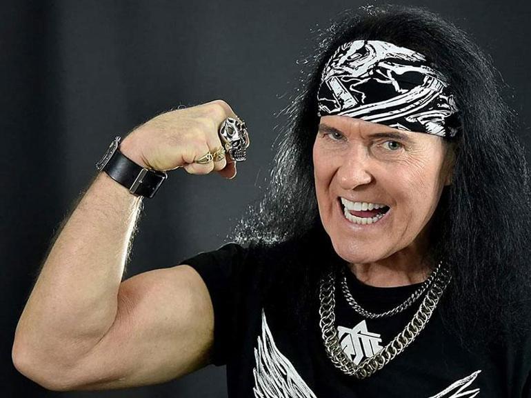 Dave Evans İstanbul'da! Pazar günü pırlantacı açtırdı