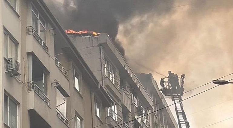 Esenyurt’ta yangın paniği! Alevler bitişikteki binaya sıçradı