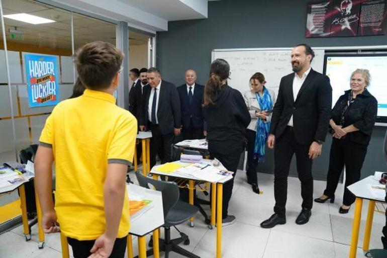 Alexandru Giboi, Demirören Medya ve Teknoloji Mesleki ve Teknik Anadolu Lisesi'ni gezdi