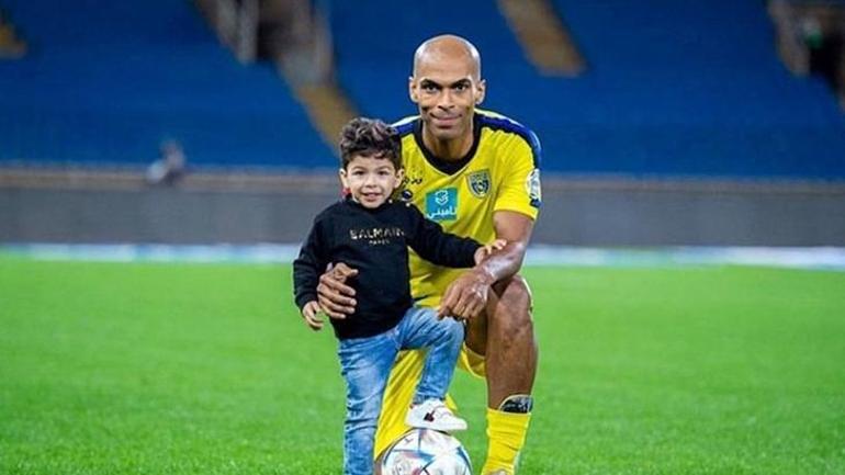 Türk futbolunu sarsan vefat! Antalyasporlu Naldo'nun oğlu Davi hayata gözlerini yumdu