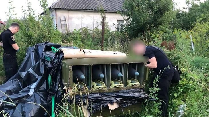 Muşambanın altından 4 füze çıktı! Toplam değeri 22 milyon lira