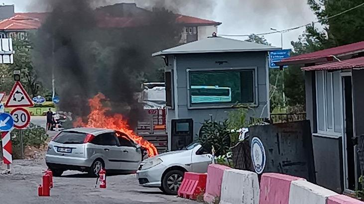 Muğla’da seyir halindeki araç yandı