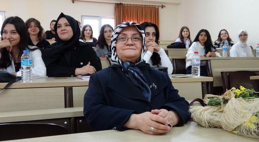 Torununa bakarken üniversite kazandı! Başarısının sırrını gençlerle paylaştı