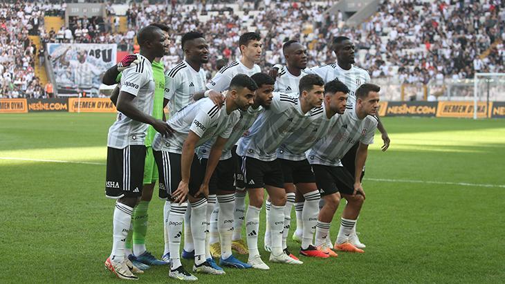 Beşiktaş taraftarından futbolculara tepki! Tek isim hariç