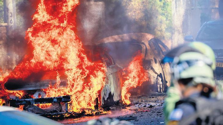 İsrail ve Gazze’de ateş yayılıyor! Bombalar yağdı