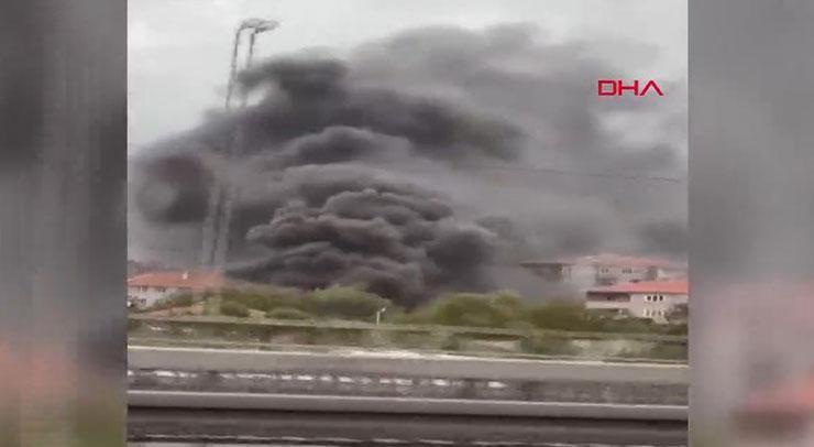 Son dakika… İstanbul’da korkutan yangın! Dumanlar birçok noktadan görülüyor