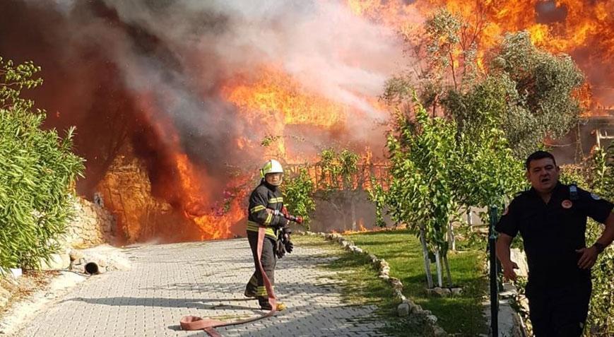 Göcek’te yangını! Konutta başlayan yangın ormanlık alana sıçradı
