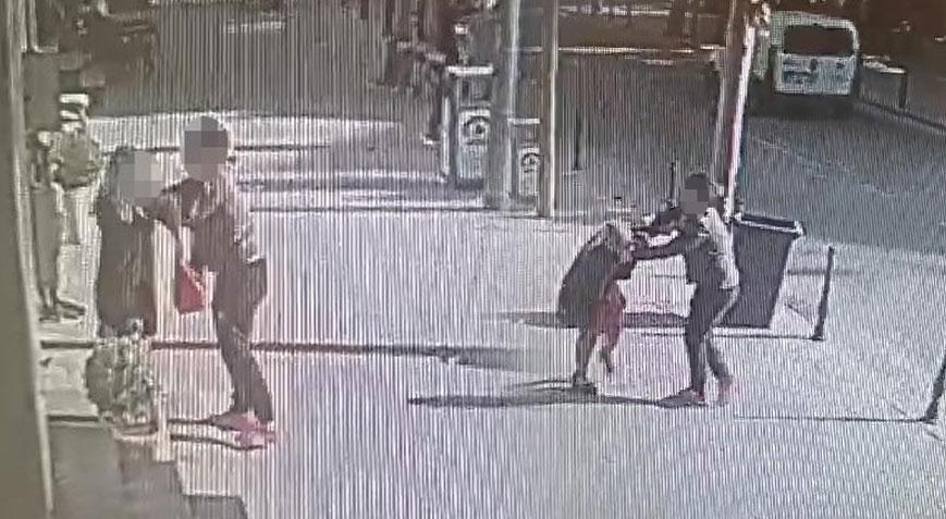 Saçından tuttuğu kadını dakikalarca sürükleyip başını duvara vurdu
