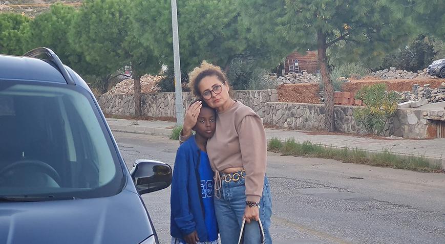 Ünlü oyuncu Esra Akkaya Bodrum’da trafik kazası yaptı: Çocuk hala titriyor