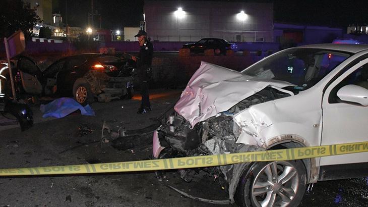 İzmir’de otomobil ile cip çarpıştı: 2 ölü, 2 yaralı