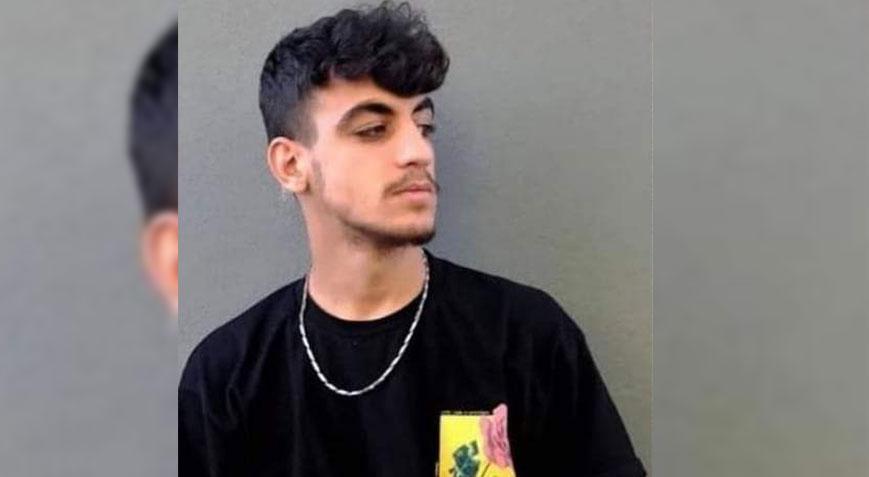 Otomobilin açılan kapısına çarpan kurye, kamyonetin altında can verdi