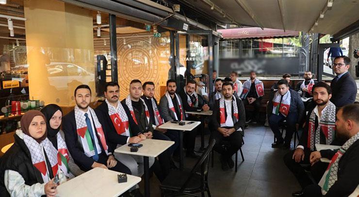 AKP Gençlik Kolları’ndan 81 ilde Starbucks’ta ‘yer kapatma eylemi’