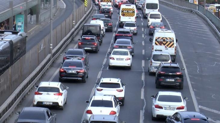 İstanbul’da trafik yoğunluğu! Durma noktasına geldi