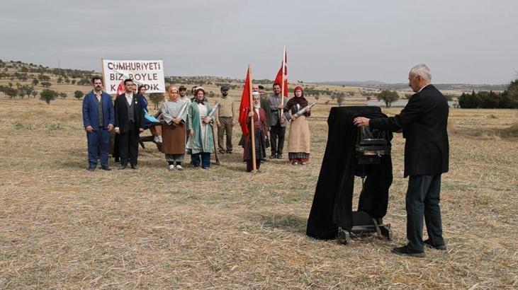 90 yıl sonra yeniden hayat bulan fotoğraf! ‘Cumhuriyeti Biz Böyle Kazandık’