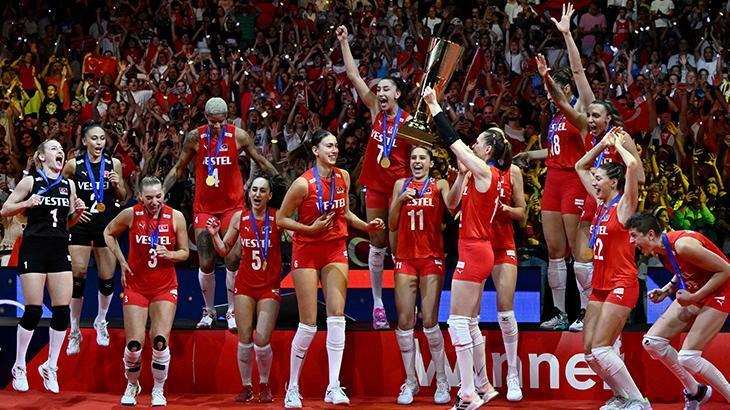 Türk sporunda Cumhuriyet’in 100. yılına voleybol damgası! Filenin Sultanları gururlandırdı