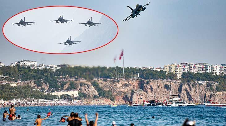 Bu görüntüler Antalya’dan! Savaş uçaklarından yakın geçiş