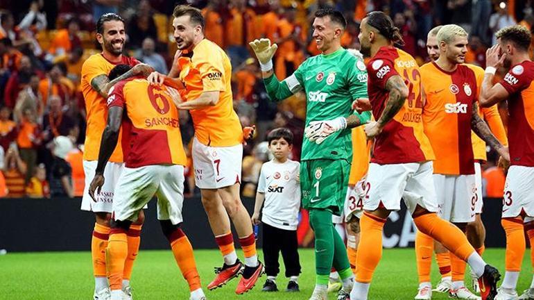 Manchester United maçı öncesi Galatasaray'a iki isimden kötü haber! İşte Okan Buruk'un kadro tercihi