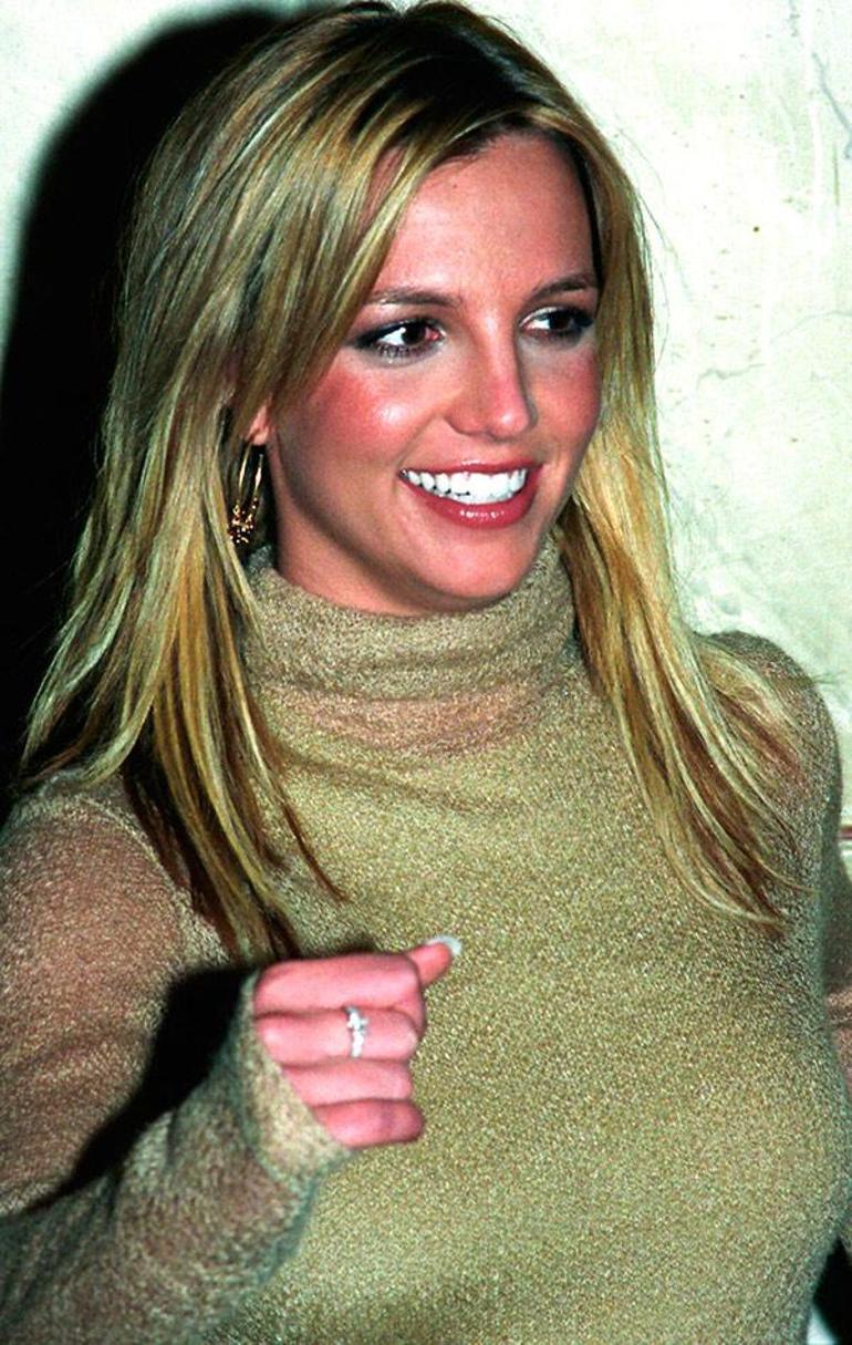 Britney Spears yıllar sonra ihaneti itiraf etti! 'Onunla öpüştüm'