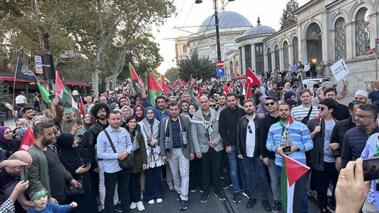 İstanbul'da Filistin’e destek yürüyüşü! Ayasofya'da dua edildi