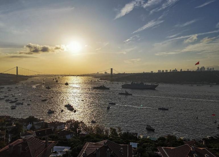 İstanbul Boğazı’ndaki tarihi görüntünün detayları ortaya çıktı