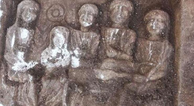 Fabrika inşaatında ortaya çıktı! 1800 yıllık mermer stel