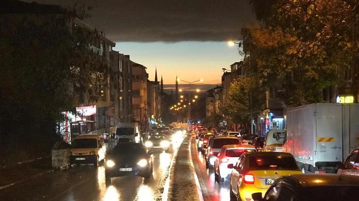 Meteoroloji uyarmıştı! Sağanak yağış birçok ilde etkili oldu