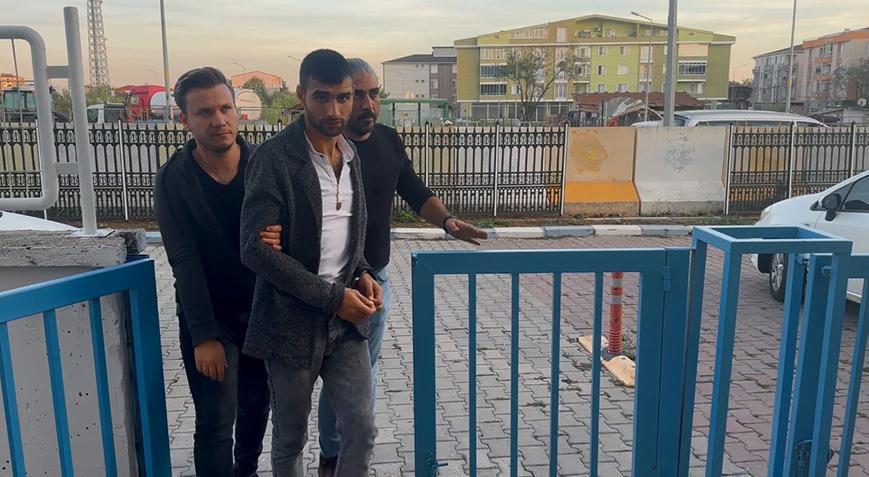 Cinayetten aranıyordu, parkta yakalandı