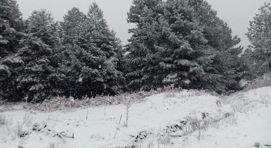 Çanakkale’de yılın ilk kar yağışı! Beyaza büründü