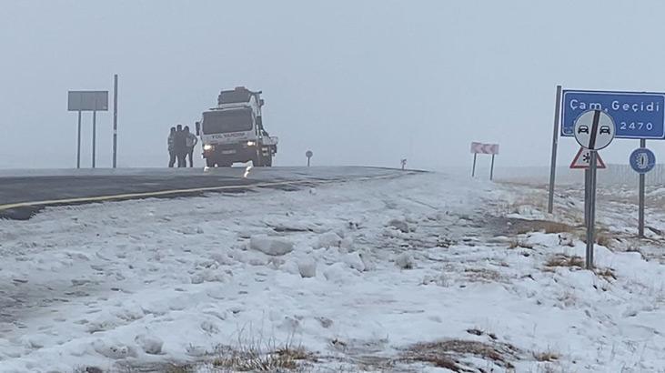Ardahan’da kar, fırtına ve sis etkili oldu