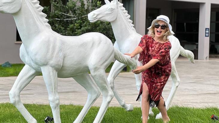 Emel Sayın: Beyaz atı buldum, prensim nerede?