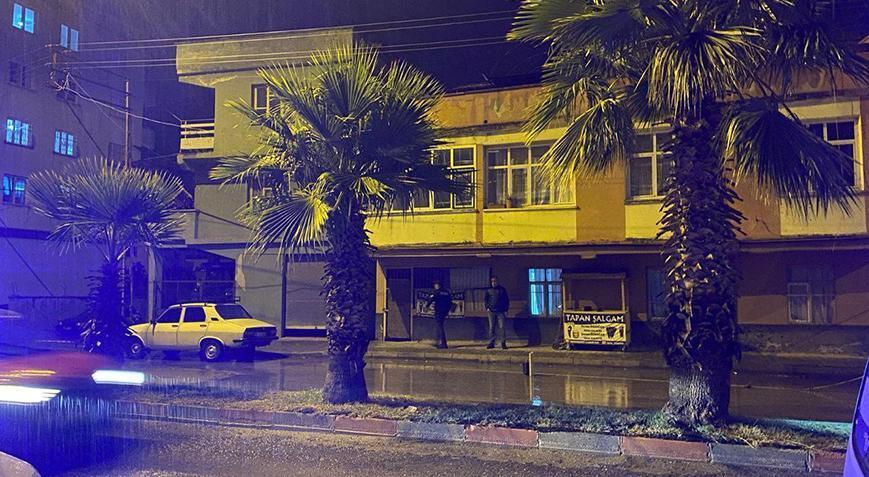 Korku dolu anlar! Kavgayı izleyen genci ‘ne bakıyorsun’ diyerek vurdu