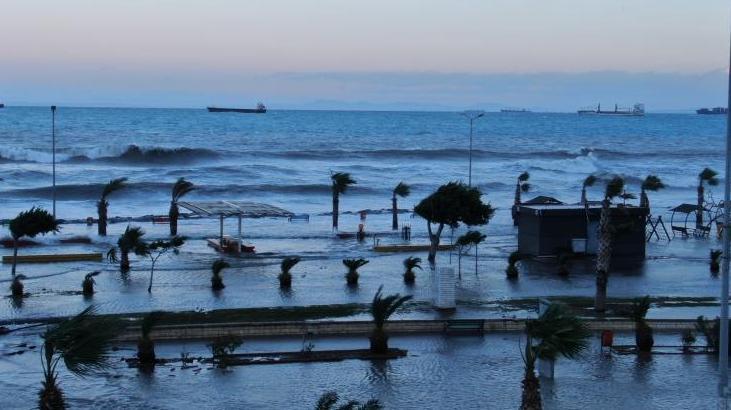İskenderun’da 4 okulda eğitime bir gün ara