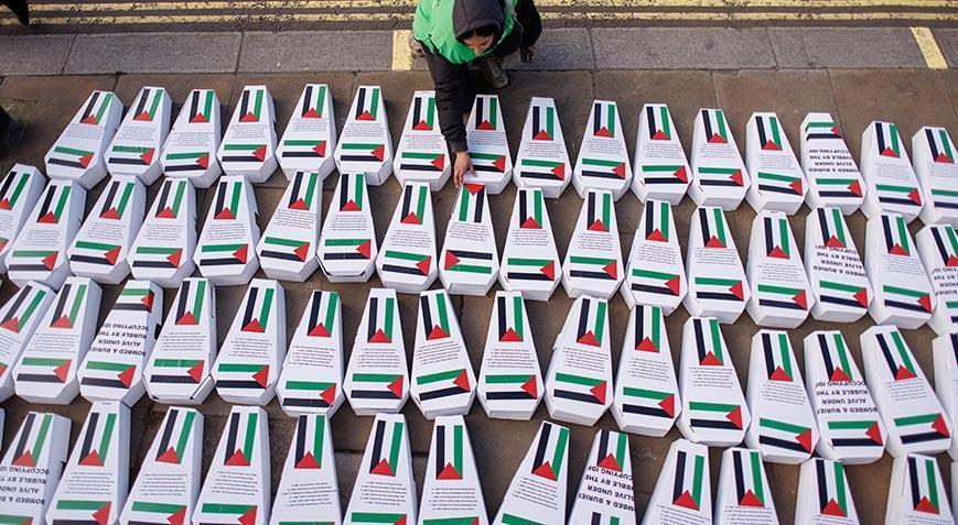 İngiltere’de tabutlu Gazze protestosu!
