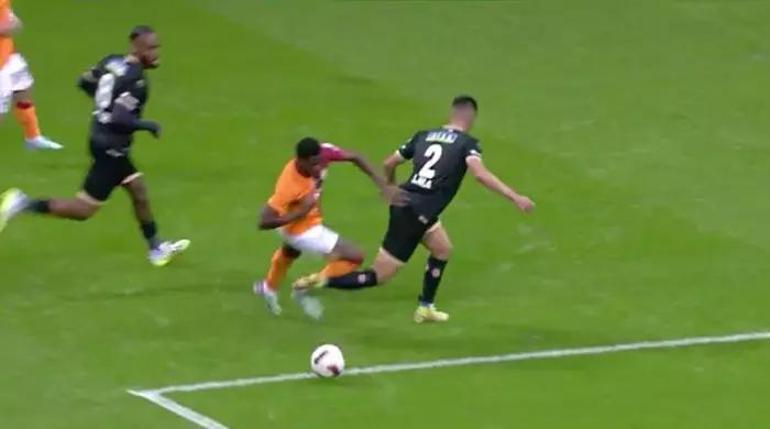 Galatasaray - Alanyaspor maçında tartışma yaratan pozisyon! 'Gol olsa kaos çıkacak'