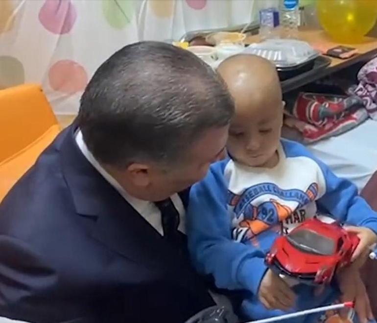 Bakan Koca: Umarım bugün Gazze'den hastalarla Türkiye'ye dönmüş oluruz