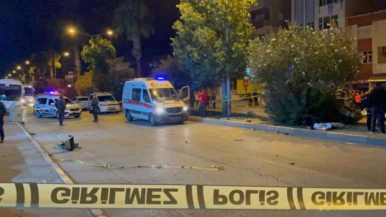 Adana'da korkunç kaza! Otomobil ikiye bölündü: 3 ölü, 2 yaralı
