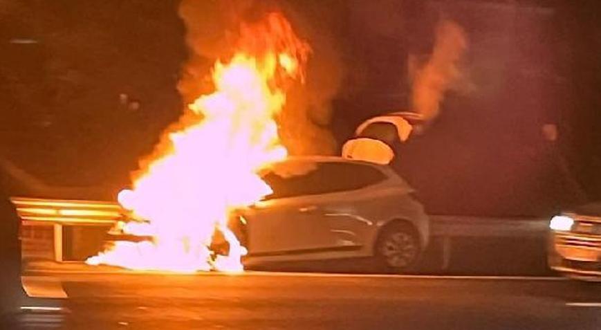 FSM Köprüsü’nde otomobil alev alev yandı
