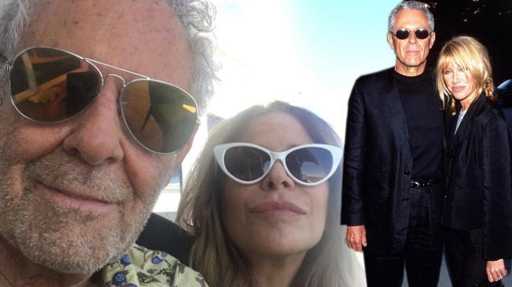 Suzanne Sommers botlarıyla gömülmüş! ‘Sonsuza kadar aşk’