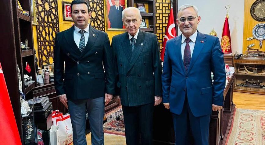 Kütahya Belediye Başkanı Alim Işık, aday adaylığı başvurusunu yaptı