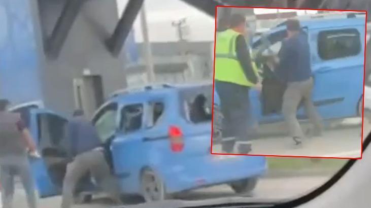 Trafikte dehşet! Elindeki sopayla defalarca vurdu