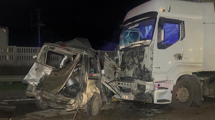 Bursa’da zincirleme kaza! 4 araç birbirine girdi: 1 ölü, 2 yaralı