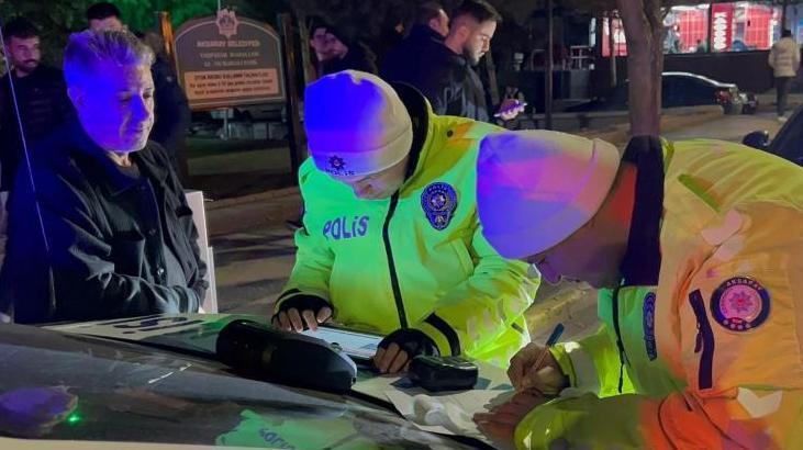 Direksiyon başında alkollü yakalandı! ‘Aman iyi çek de meşhur olalım’