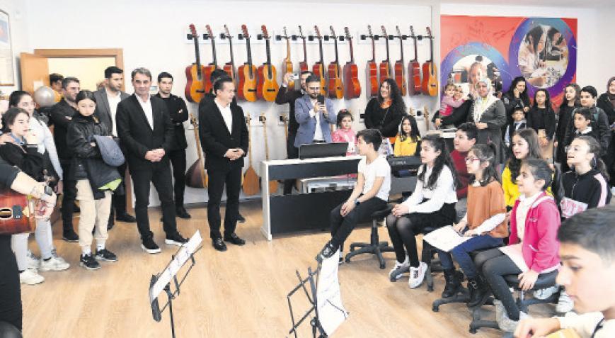 Eğitim projelerine üniversiteyi de ekledi