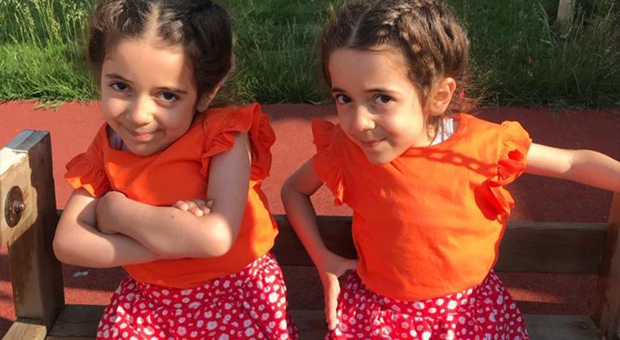 Aile kaza geçirdi bakımını halaları üstlendi! Dünyada tek ikiz SMA’lı kardeşler için yardım konseri