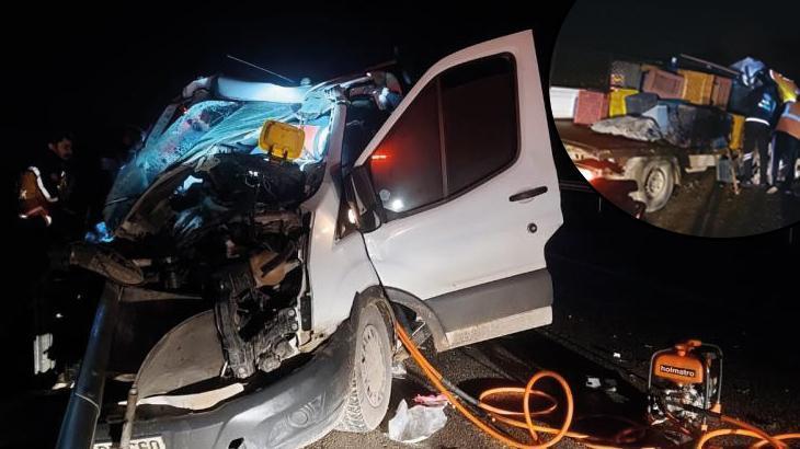 Uşak’ta feci kaza! Kamyonet ile kamyon çarpıştı: 1 ölü