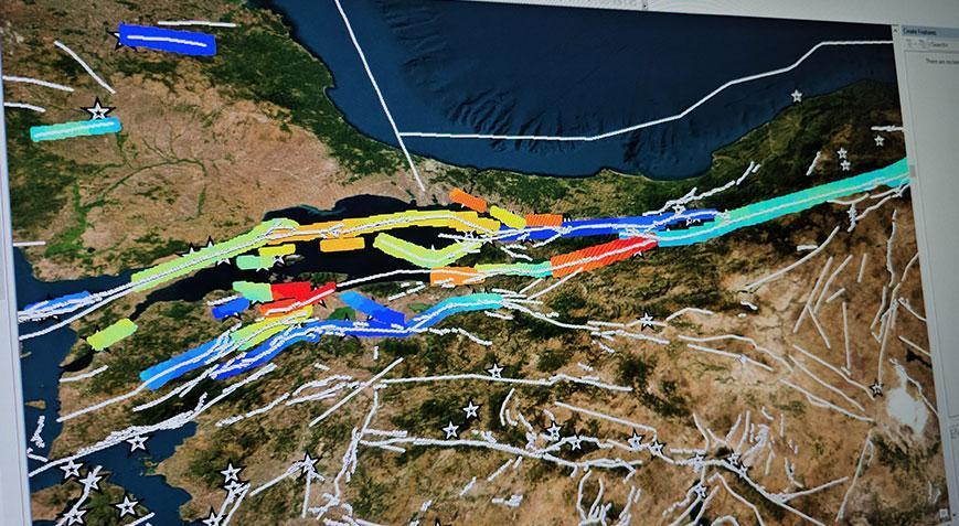 7 ve üzeri deprem üretecek gerginlikte fayları tespit edildi! İstanbul için kritik 2 hat